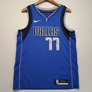 Nike NBA Dallas Mavericks Luka Doncic 77 Swingman Jersey Size 48 Basketball